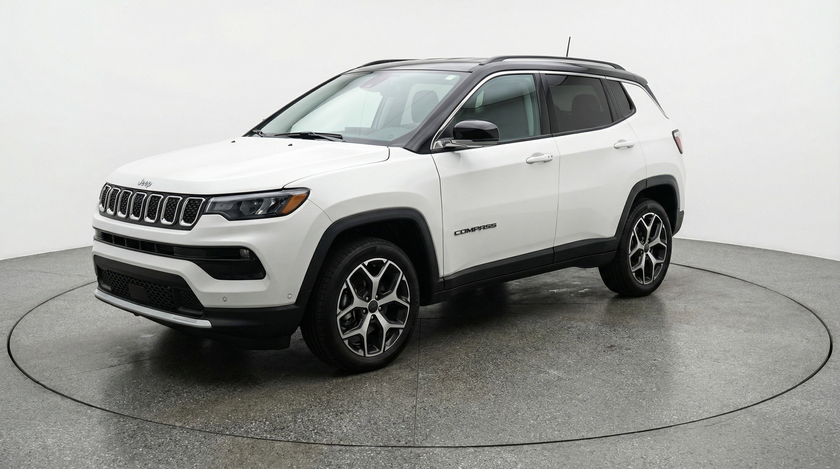 Used 2025 Jeep Compass Limited AWD/4WD image 3