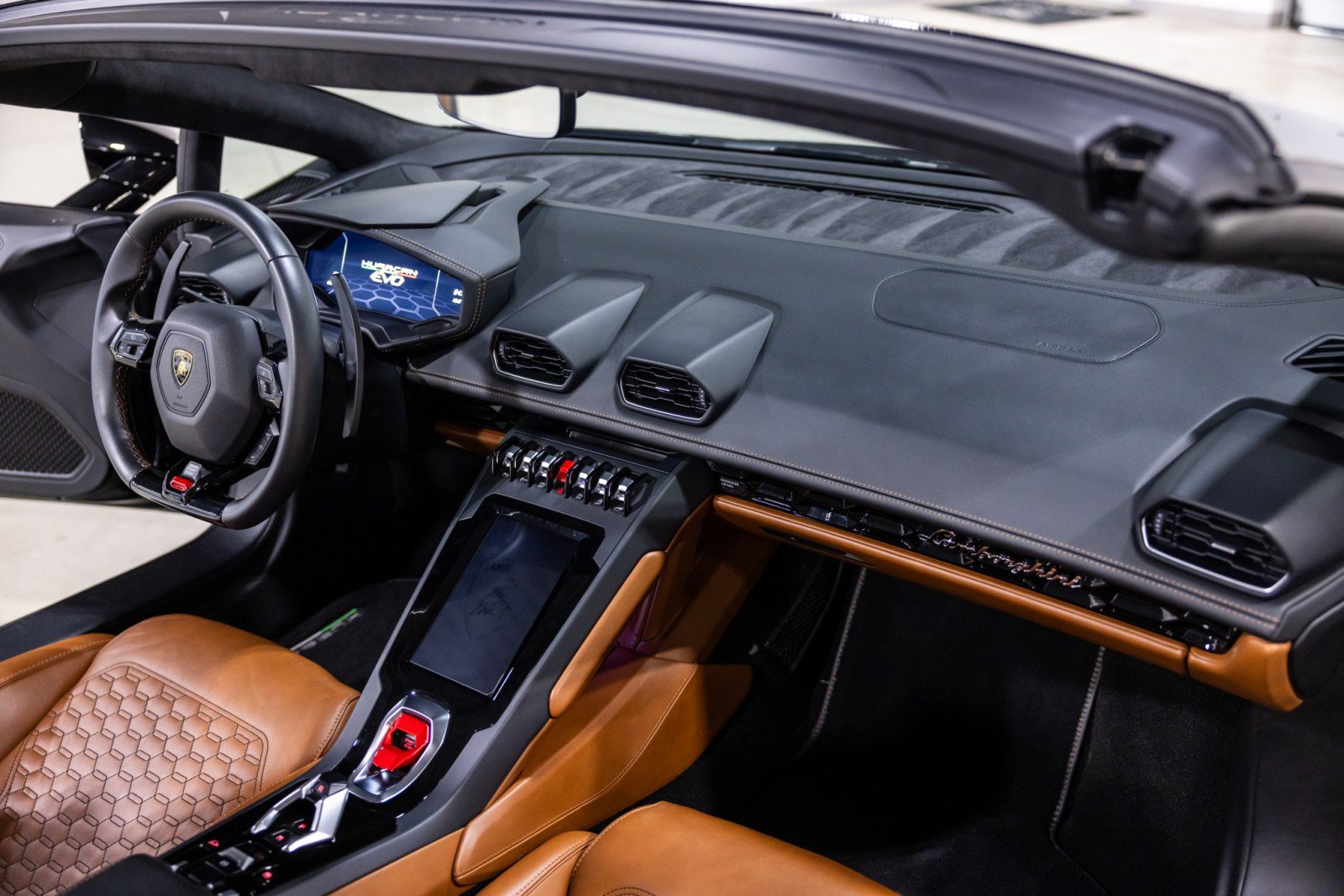 Used 2023 Lamborghini Huracan EVO AWD/4WD image 33