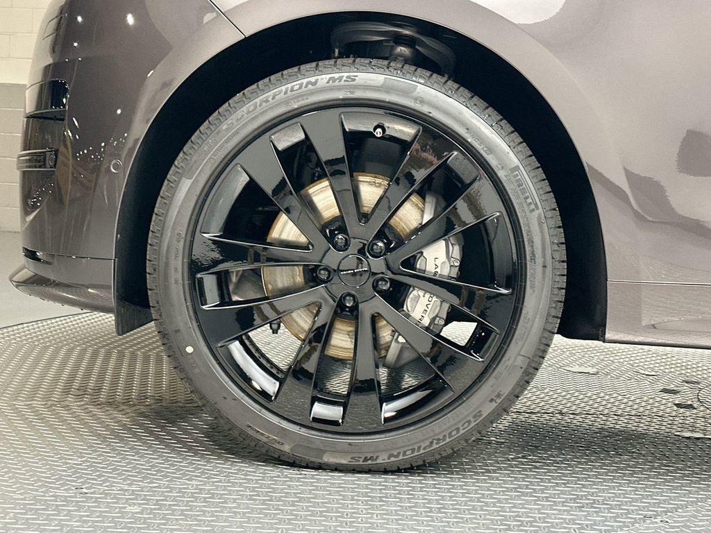 New 2026 Land Rover Range Rover Sport Dynamic SE AWD/4WD image 13