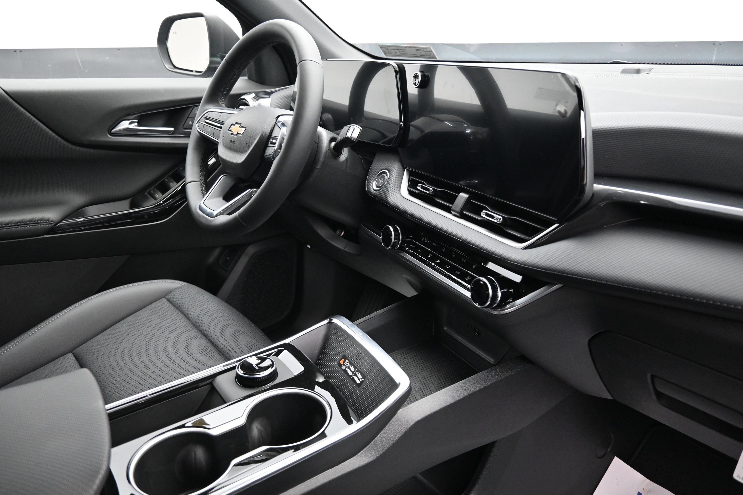 New 2027 Chevrolet Equinox LT w/ Convenience Package II FWD image 33