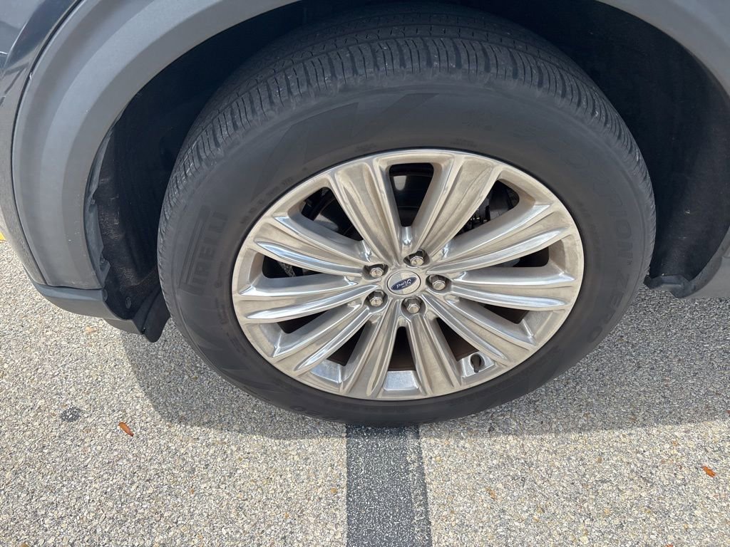 Used 2023 Ford Explorer Limited w/ Equipment Group 301A RWD image 13