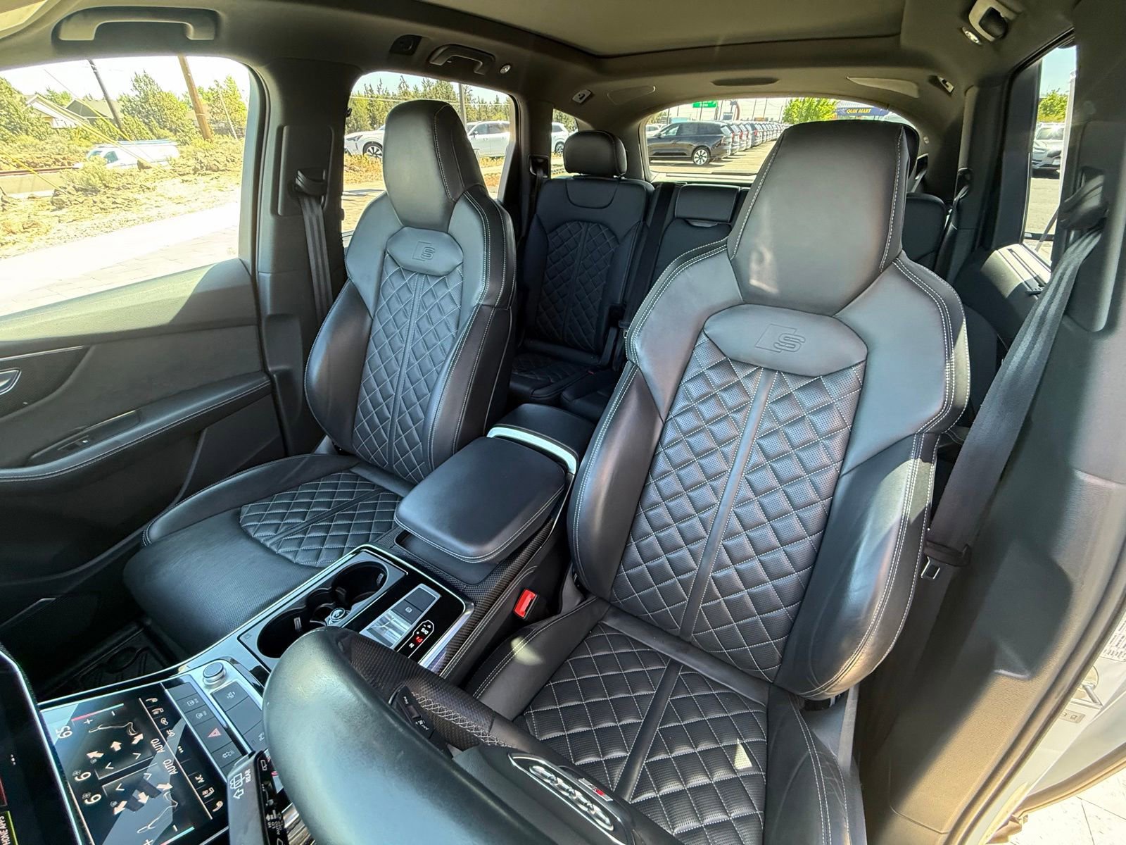 Used 2022 Audi SQ7 Premium Plus w/ SQ7 Executive Package AWD/4WD image 16