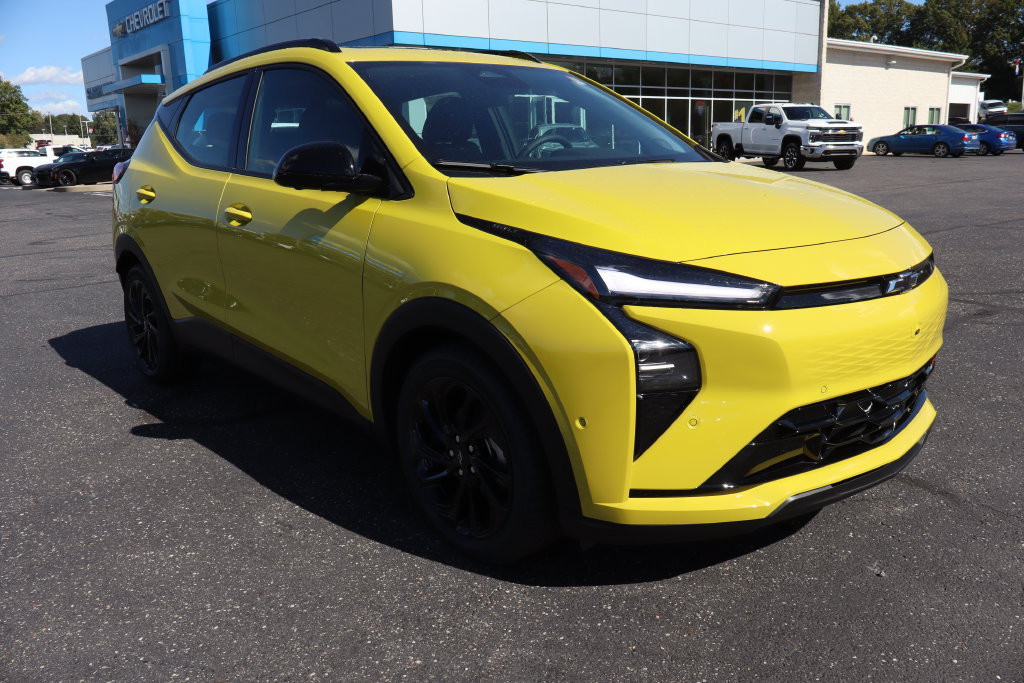 New 2027 Chevrolet Bolt RS w/ Super Cruise Package FWD image 2