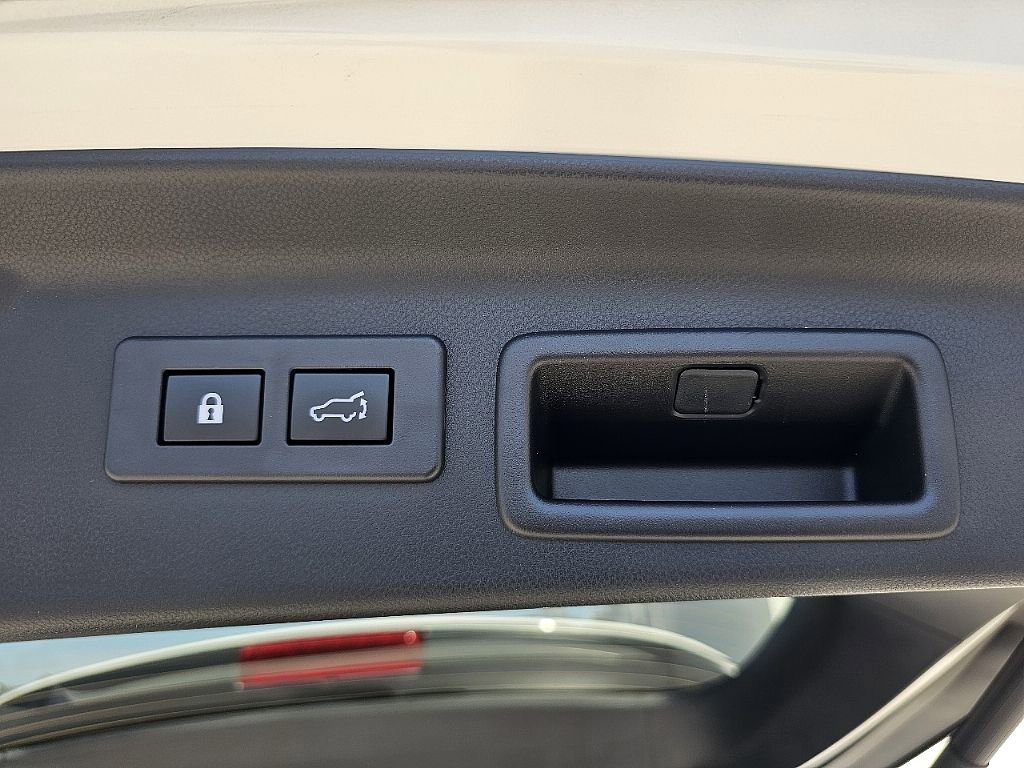 Certified 2025 Subaru Forester Premium image 9