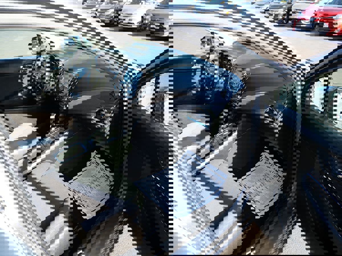 Used 2018 Chevrolet Cruze LT w/ Convenience Package FWD image 16