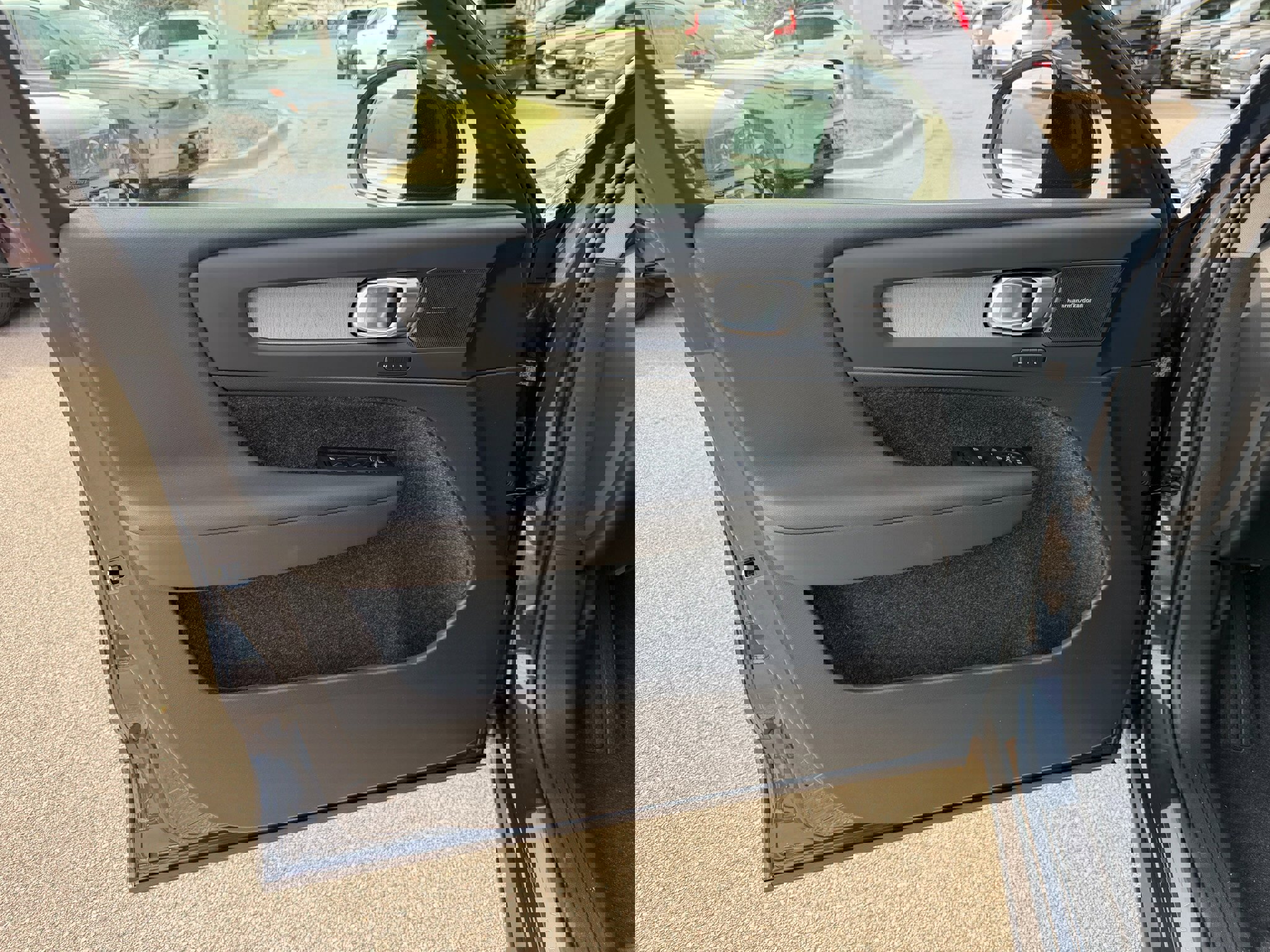 New 2026 Volvo XC40 B5 Plus w/ Climate Package image 17