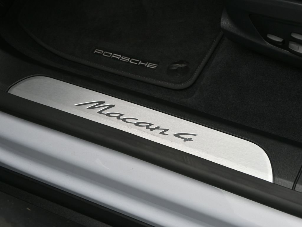 Used 2024 Porsche Macan 4 Electric w/ Premium Package image 13