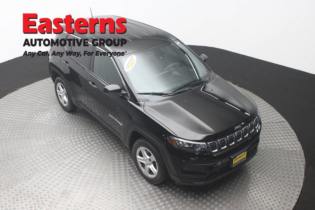 Used 2023 Jeep Compass Sport AWD/4WD image 3
