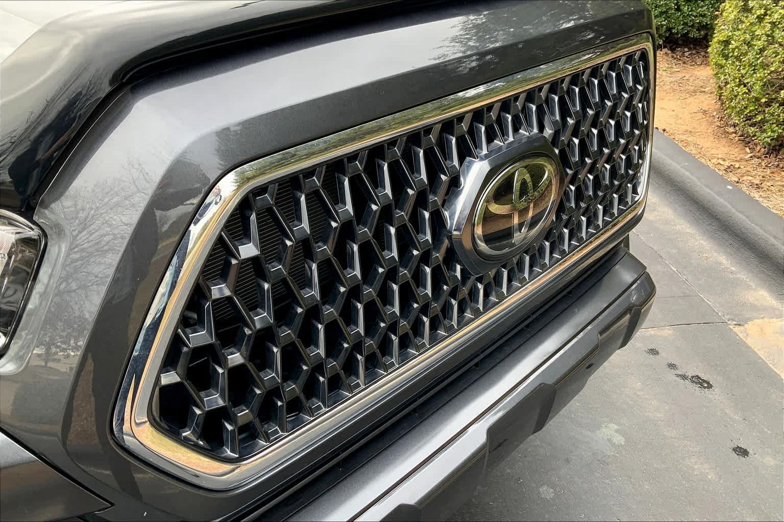 Used 2019 Toyota Tacoma TRD Sport w/ TRD Premium Sport Package RWD image 31