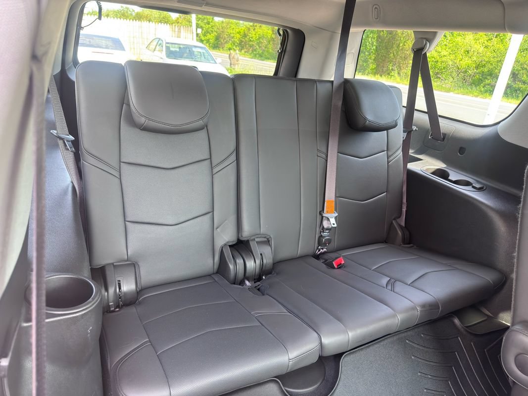 Used 2017 Cadillac Escalade ESV Luxury AWD/4WD image 36
