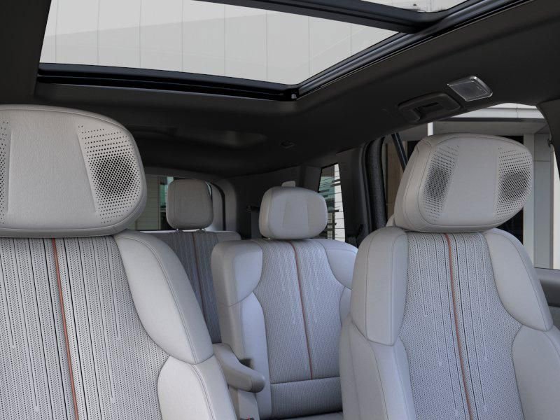 New 2026 Cadillac Vistiq Premium Luxury w/ LPO, Floor Liner Package AWD/4WD image 24