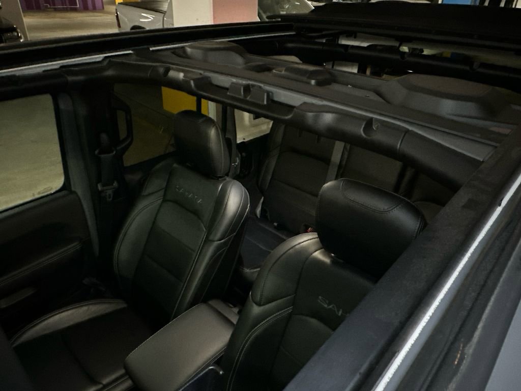 Used 2022 Jeep Wrangler Unlimited Sahara w/ Cold Weather Group AWD/4WD image 29