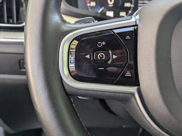 Used 2019 Volvo S60 T5 R-Design image 12