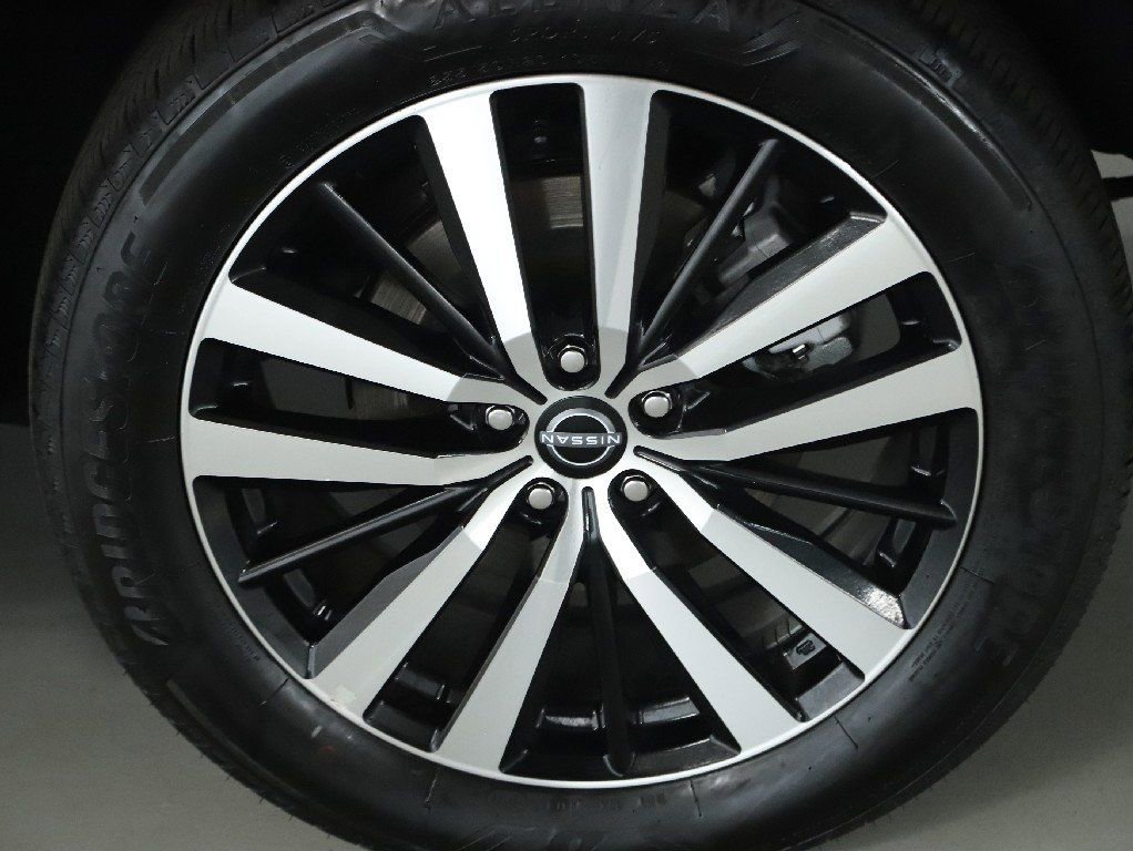 Certified 2024 Nissan Pathfinder Platinum w/ Cargo Package image 44