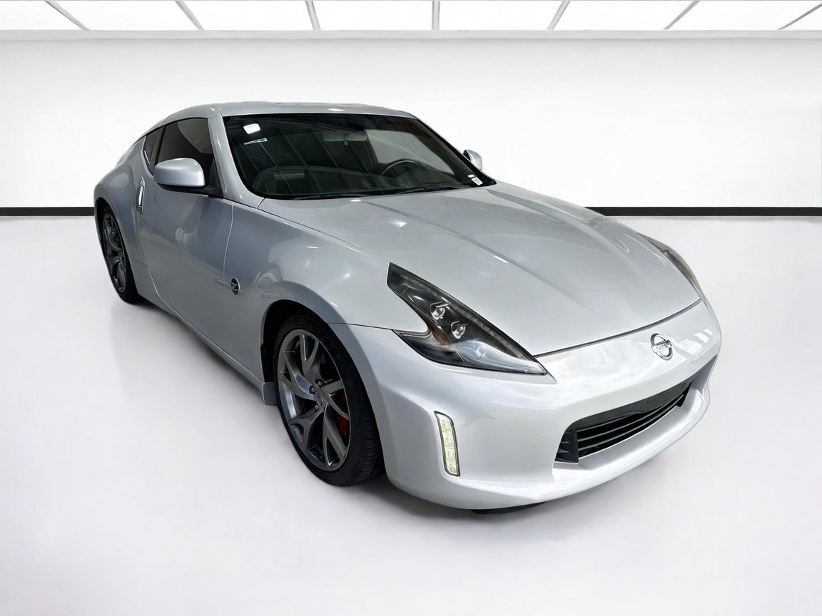 Used 2014 Nissan 370Z Coupe w/ Sport Package RWD image 3
