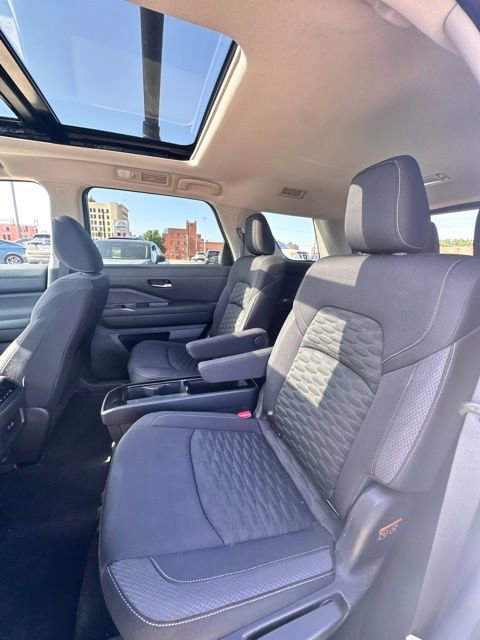 Certified 2022 Nissan Pathfinder SV w/ SV Premium Package image 27