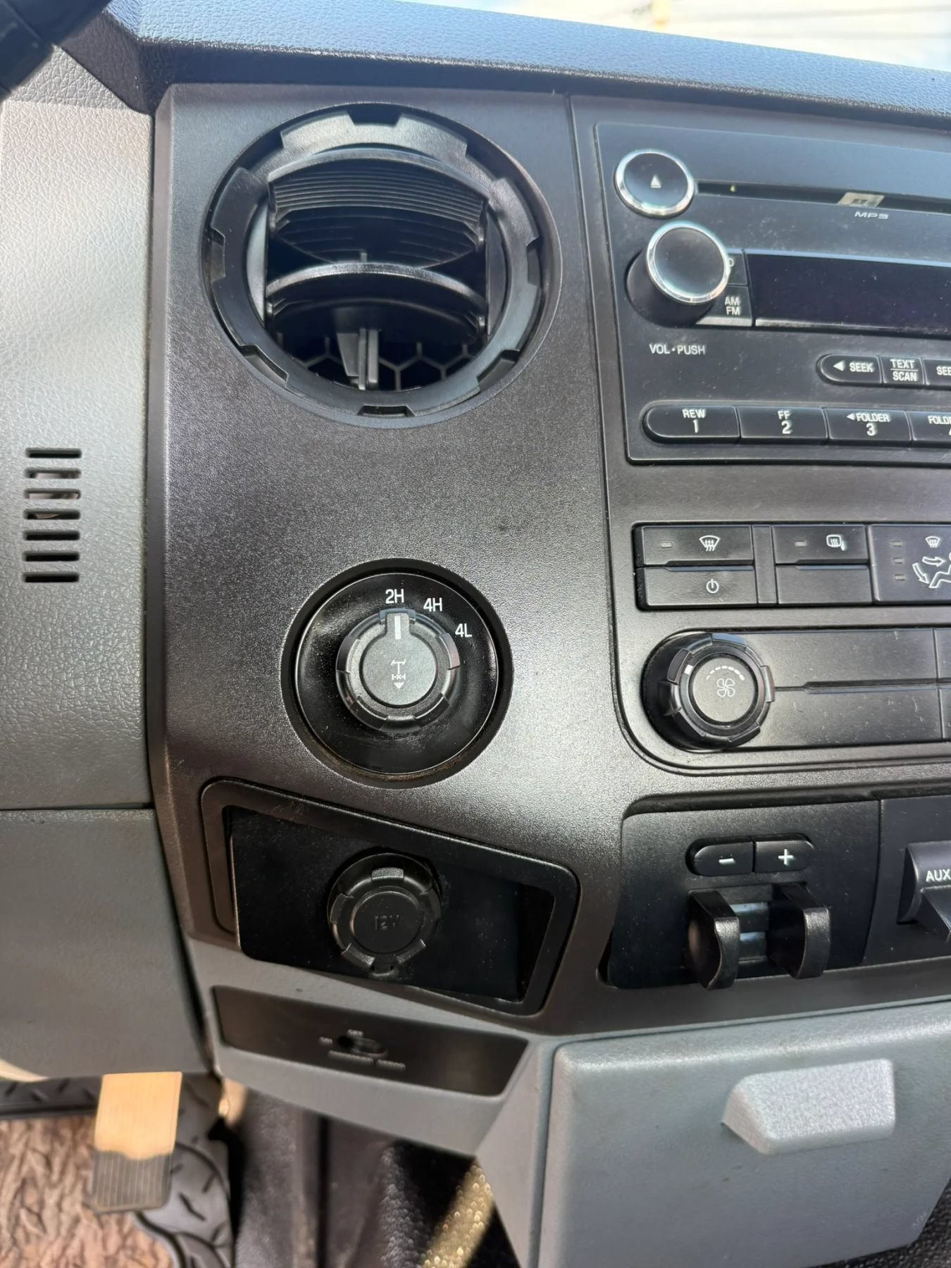 Used 2014 Ford F250 XL w/ Power Equipment Group AWD/4WD image 14