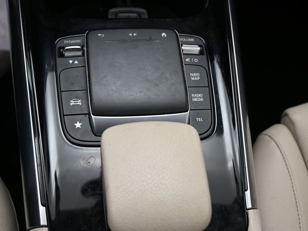 Used 2022 Mercedes-Benz GLA 250 w/ Premium Package Lite image 33
