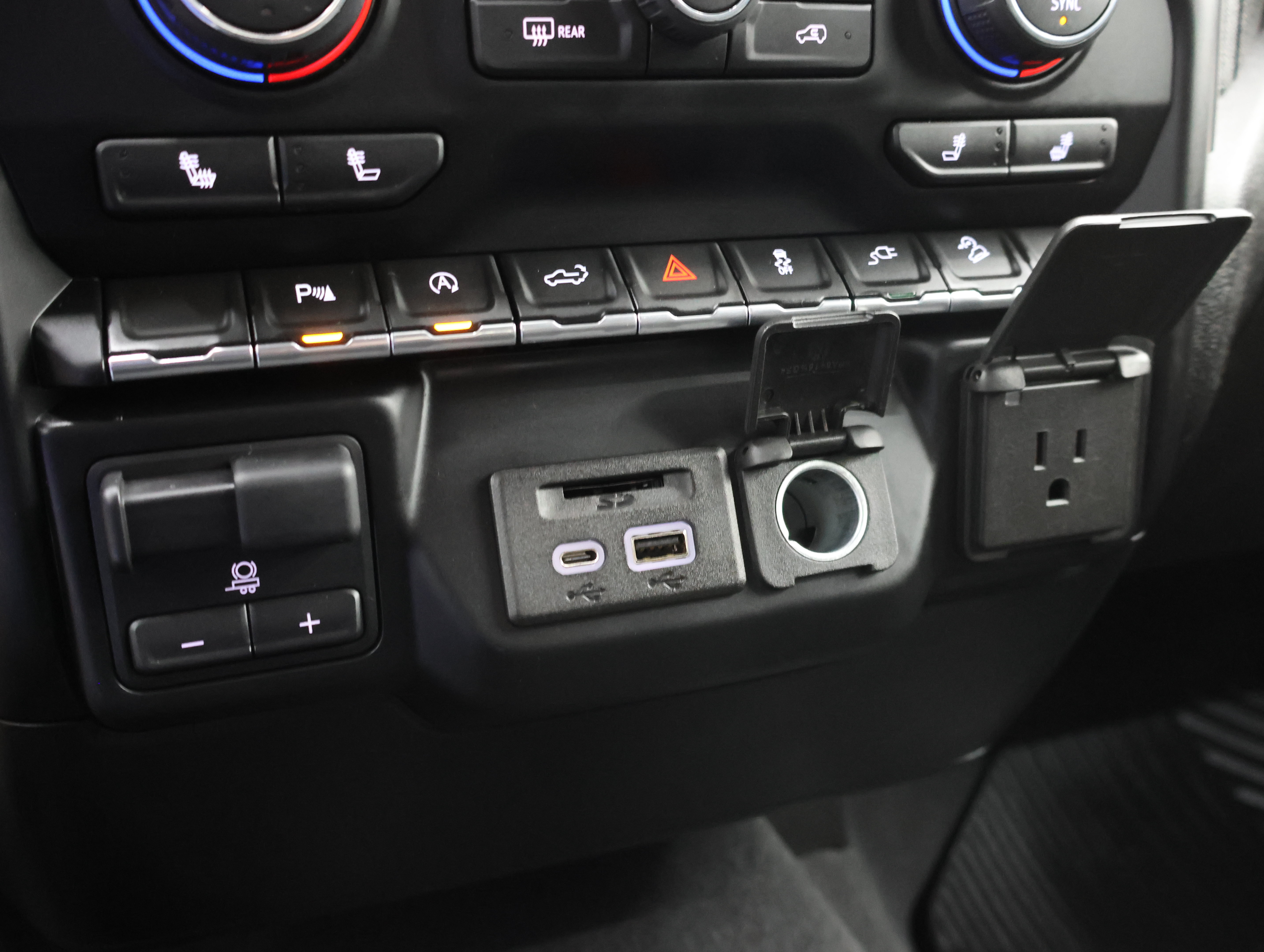 Used 2019 Chevrolet Silverado 1500 LT w/ All-Star Edition AWD/4WD image 45