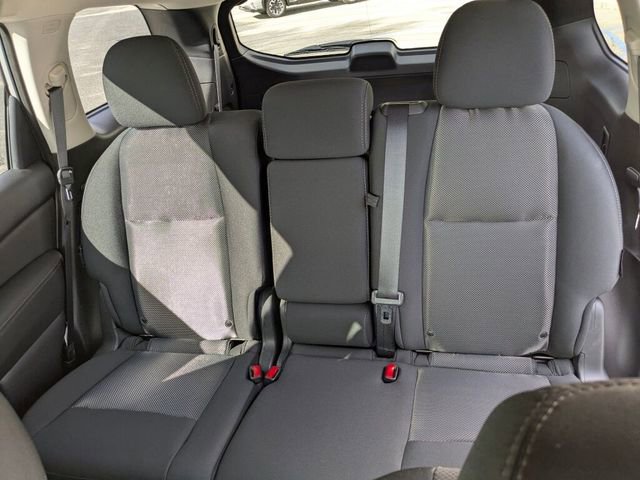 Used 2018 Nissan Pathfinder S image 29