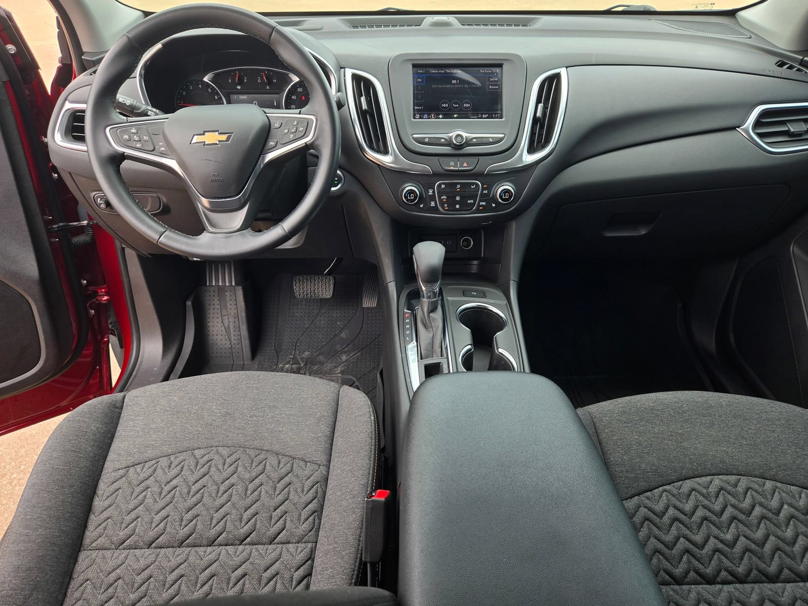 Used 2024 Chevrolet Equinox LT w/ LPO, Floor Liner Package FWD image 8