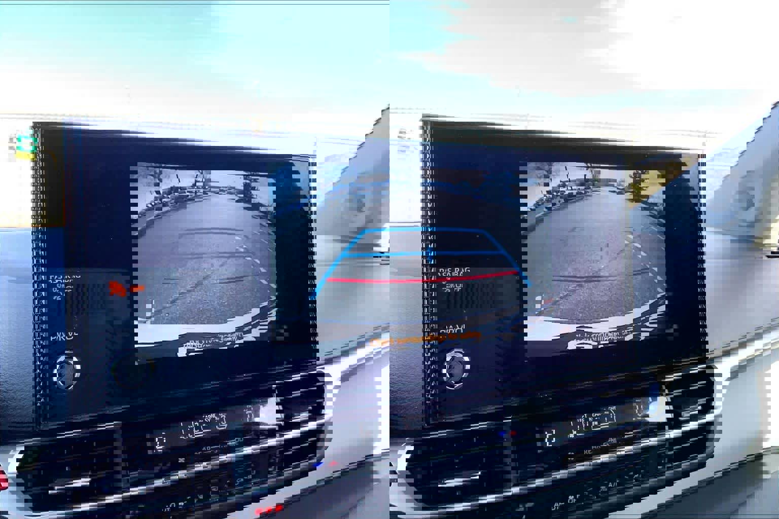 Used 2025 Toyota Sienna XLE w/ XLE Plus Package image 26