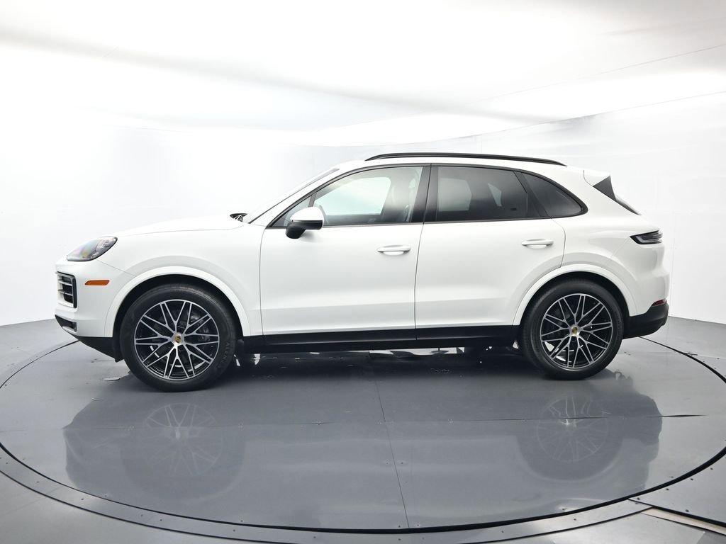Certified 2024 Porsche Cayenne image 2