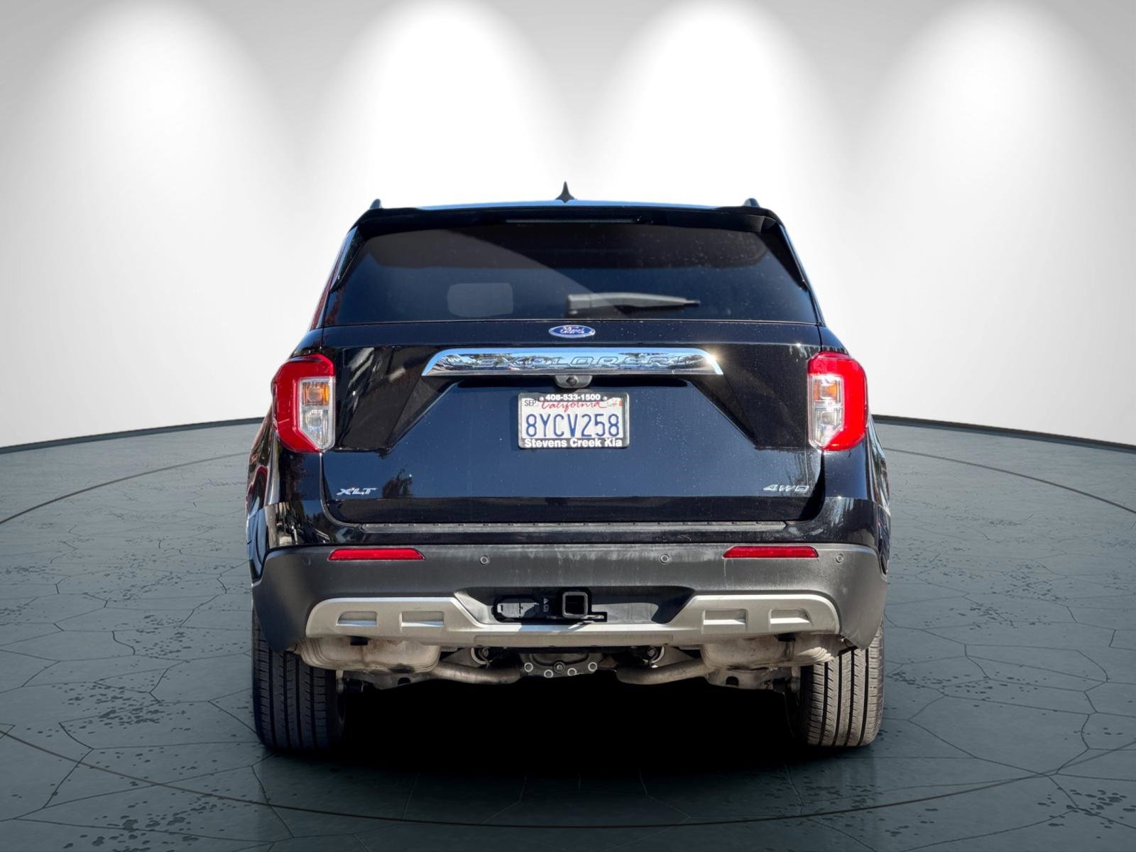 Used 2021 Ford Explorer XLT w/ Equipment Group 202A image 5