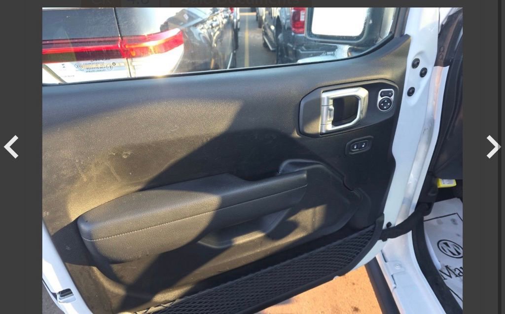 Used 2023 Jeep Gladiator Willys AWD/4WD image 11