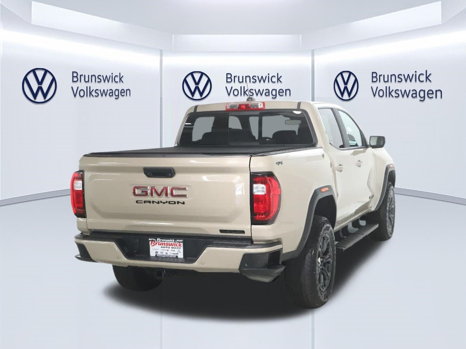 Used 2024 GMC Canyon Elevation w/ Elevation Premium Package AWD/4WD image 44