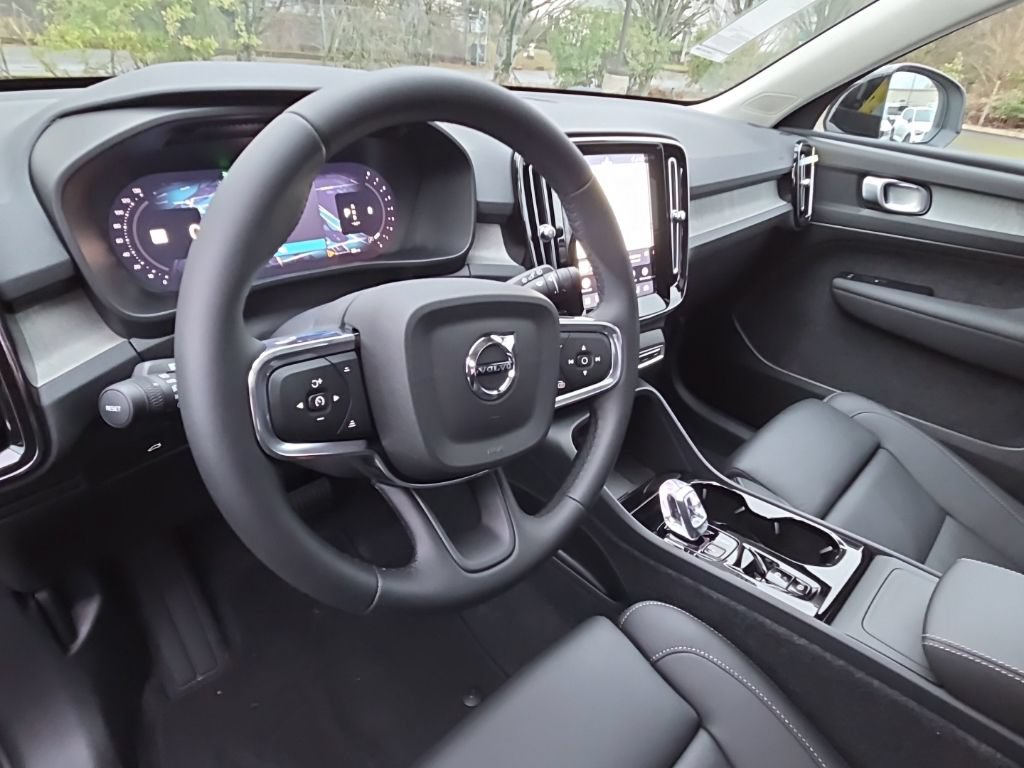 New 2026 Volvo XC40 B5 Plus w/ Protection Package Premier AWD/4WD image 7