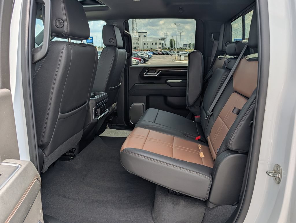 Used 2024 Chevrolet Silverado 3500 High Country w/ High Country Premium Package AWD/4WD image 16