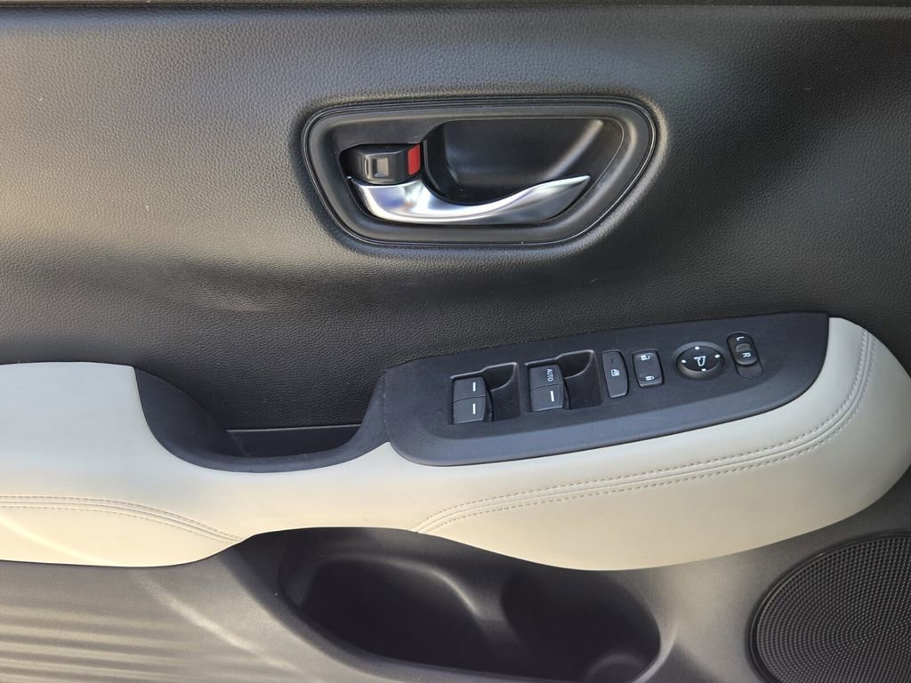 Certified 2023 Honda HR-V LX image 26