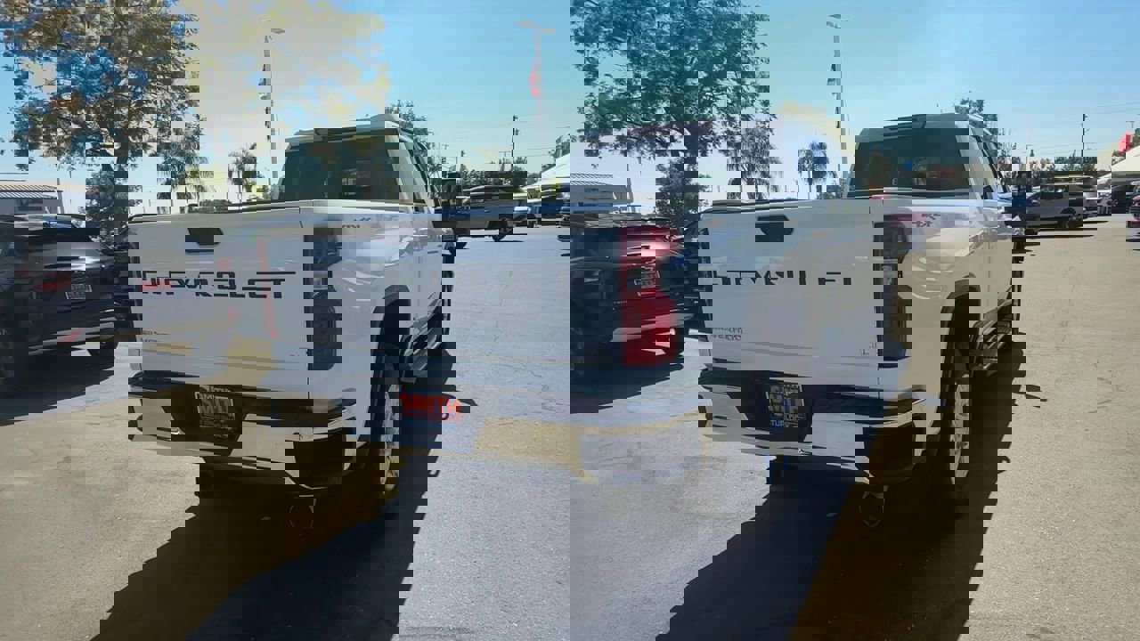 Used 2024 Chevrolet Silverado 2500 LT image 7