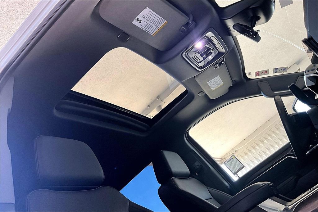 Used 2024 Chevrolet Silverado 2500 LTZ w/ LTZ Plus Package AWD/4WD image 14