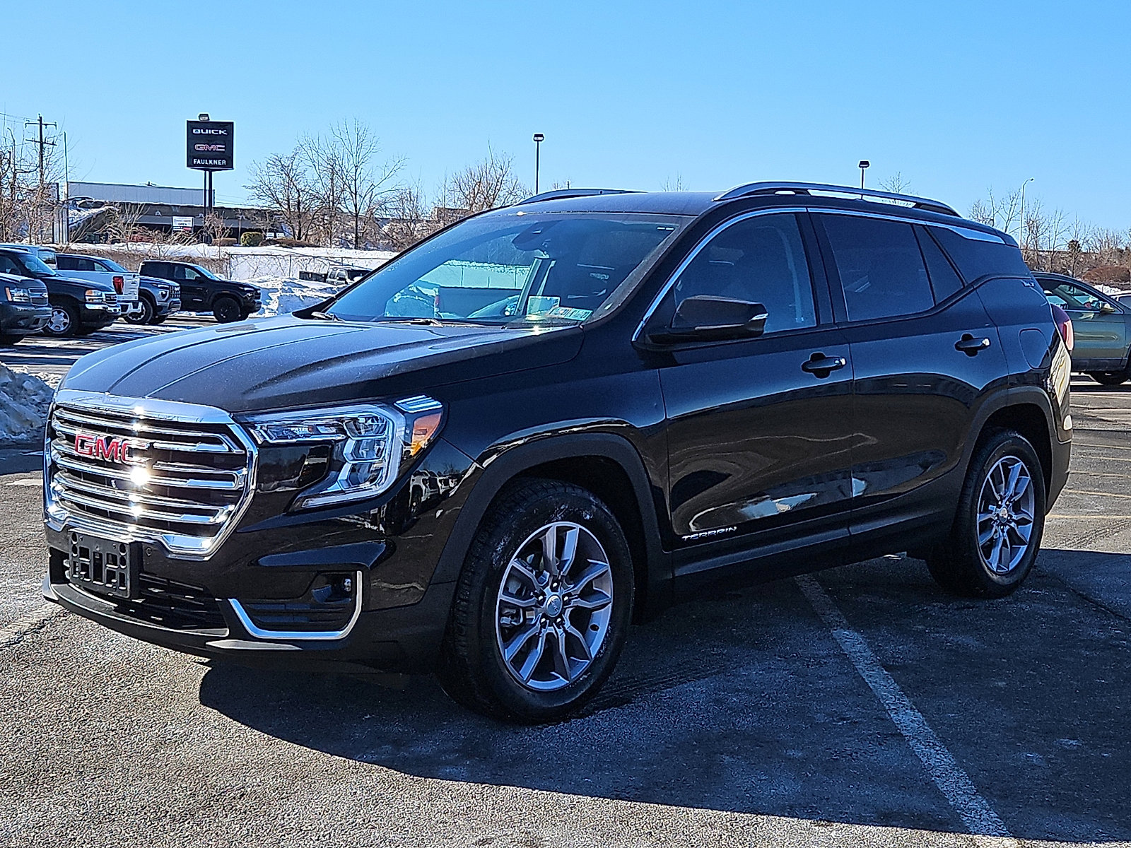 Certified 2022 GMC Terrain SLT w/ Tech Package image 3