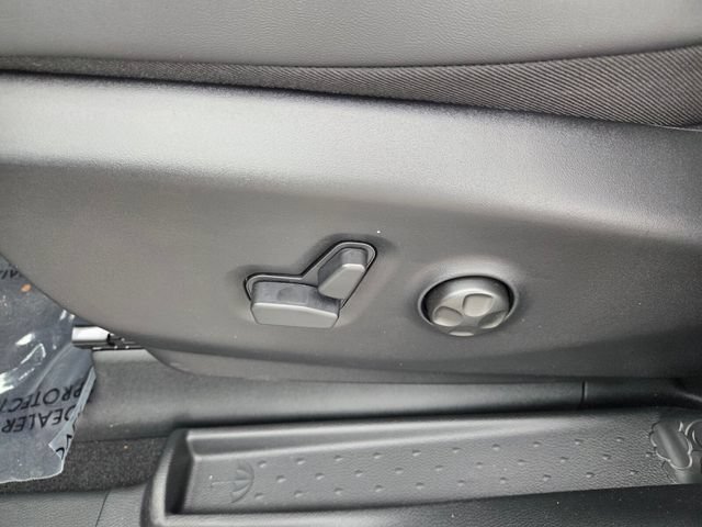 New 2027 Chrysler Pacifica Select w/ Family Tech Group FWD image 4