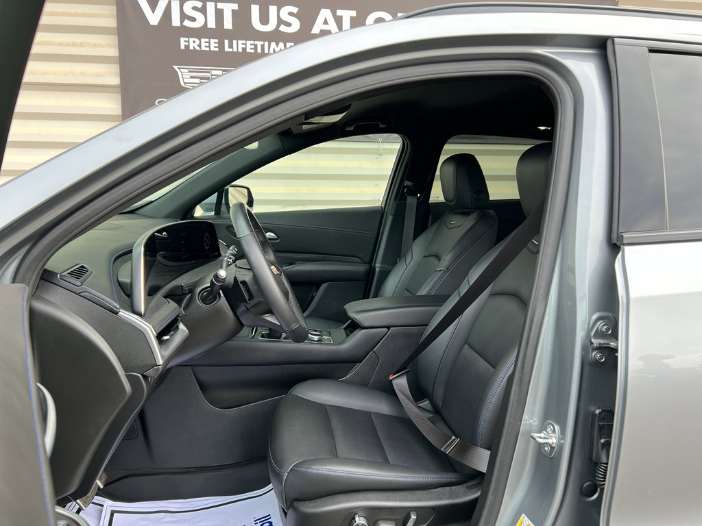 Used 2025 Cadillac XT4 Sport image 12