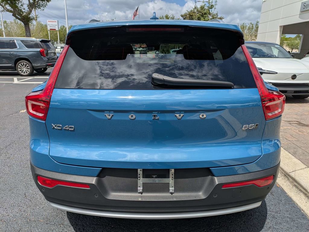 Used 2023 Volvo XC40 B5 Plus w/ Protection Package Premier image 5