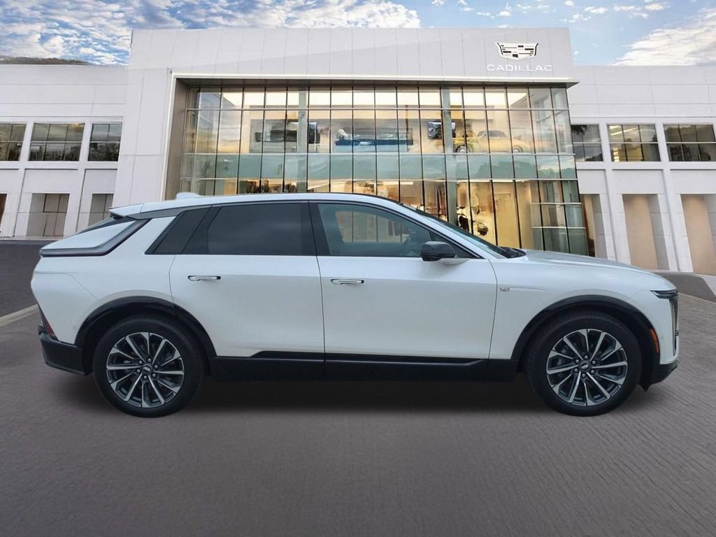 Certified 2024 Cadillac Lyriq Sport AWD/4WD image 4