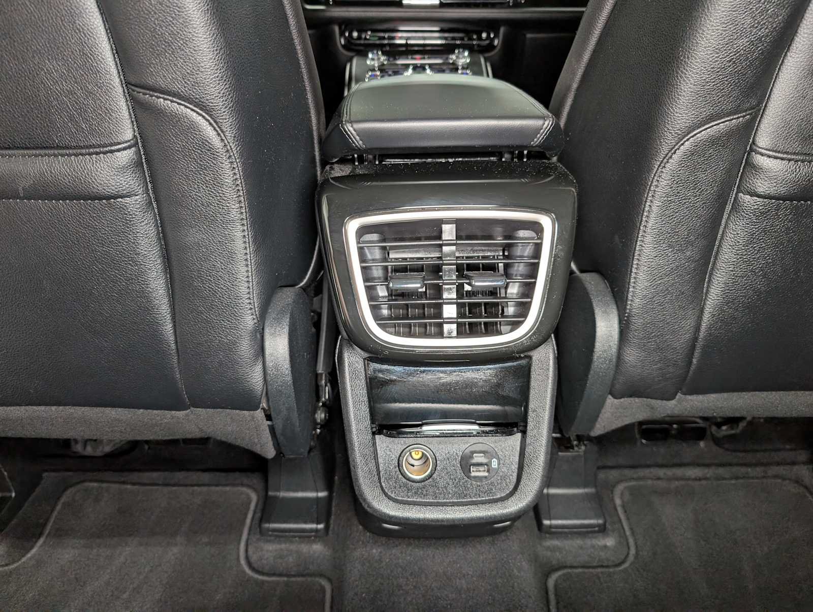 Used 2022 Lincoln Nautilus AWD w/ Premium Package image 21