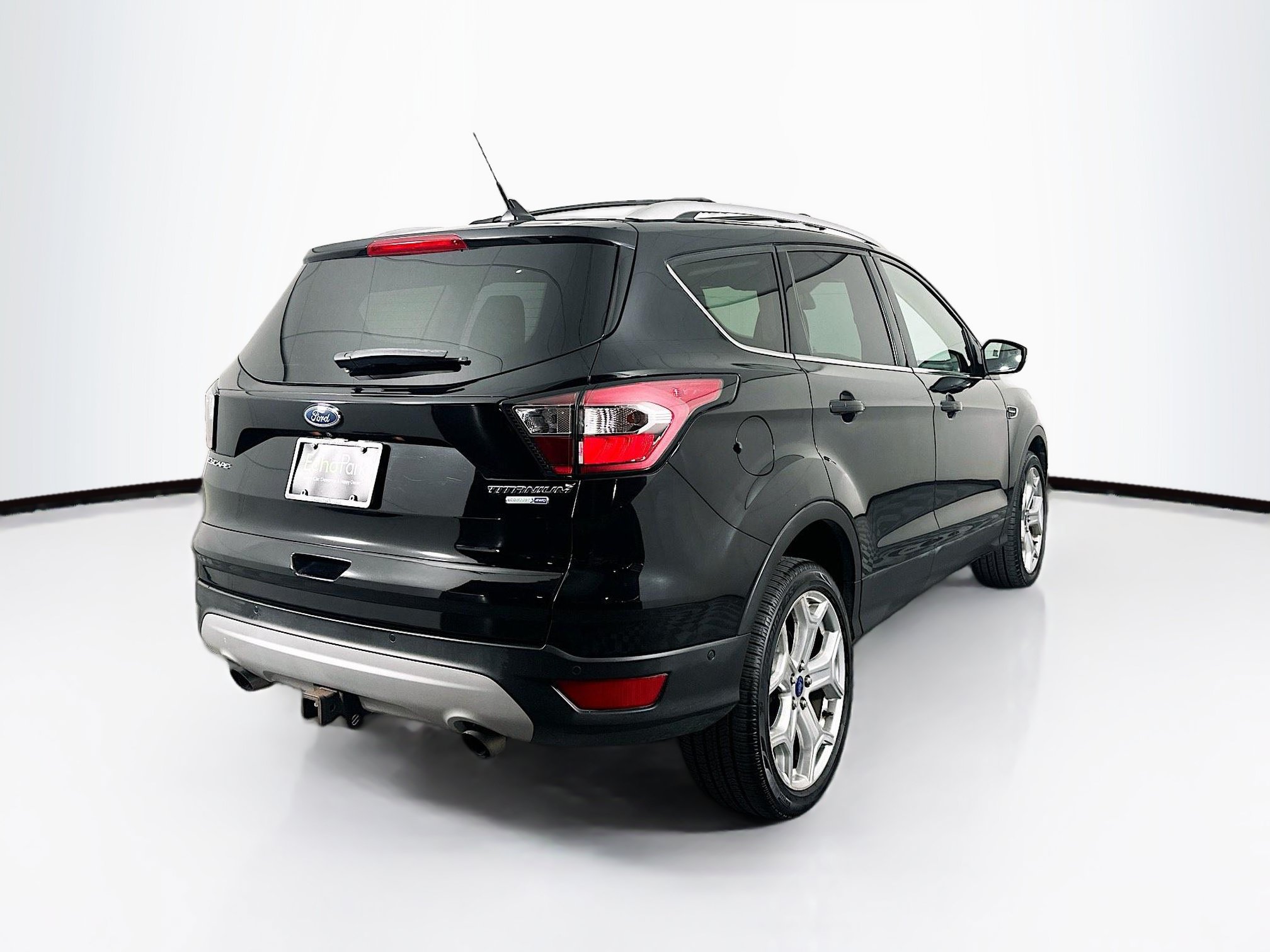 Used 2018 Ford Escape Titanium w/ Ford Safe & Smart Package AWD/4WD image 9