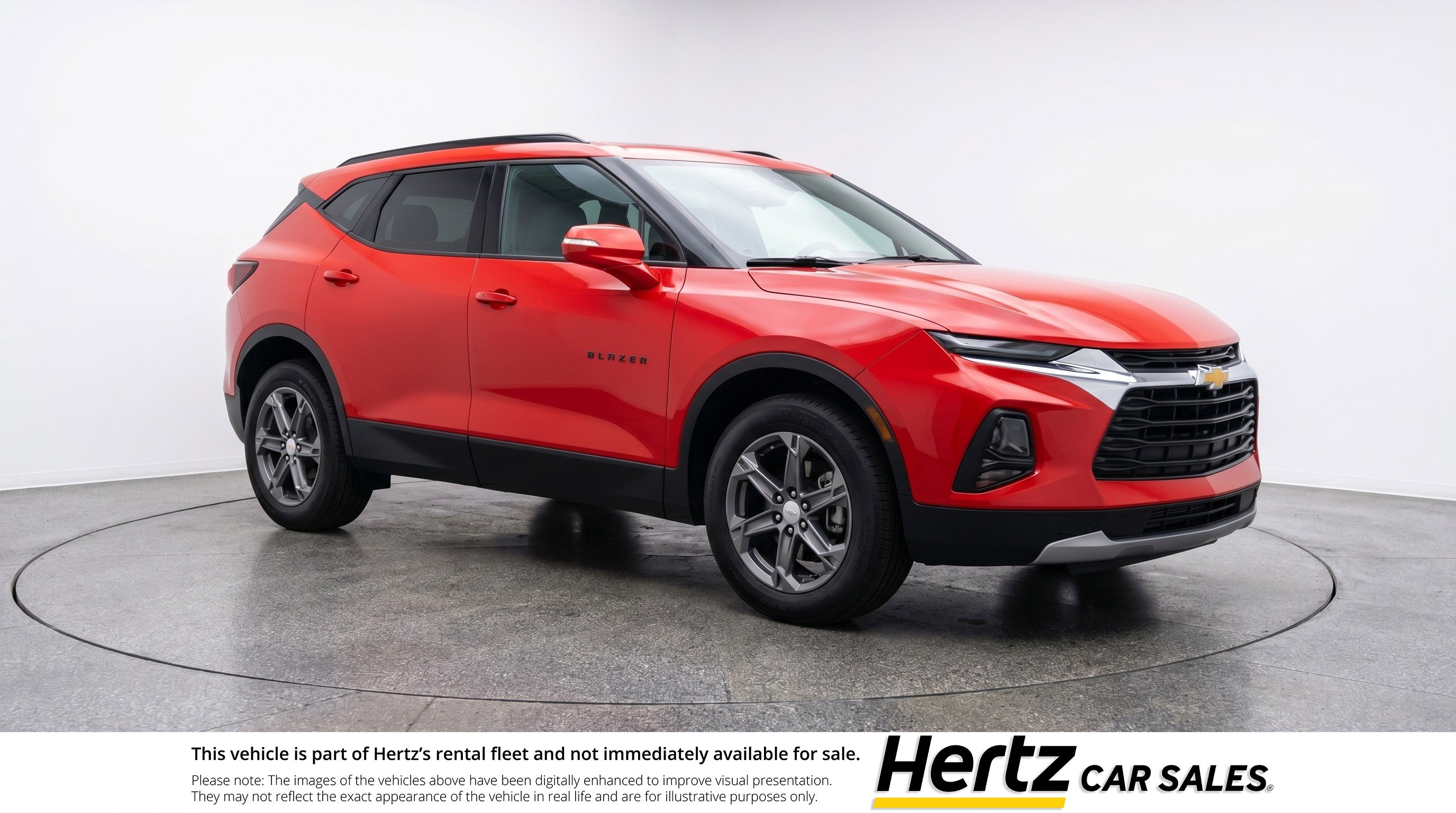 Used 2025 Chevrolet Blazer LT FWD image 1