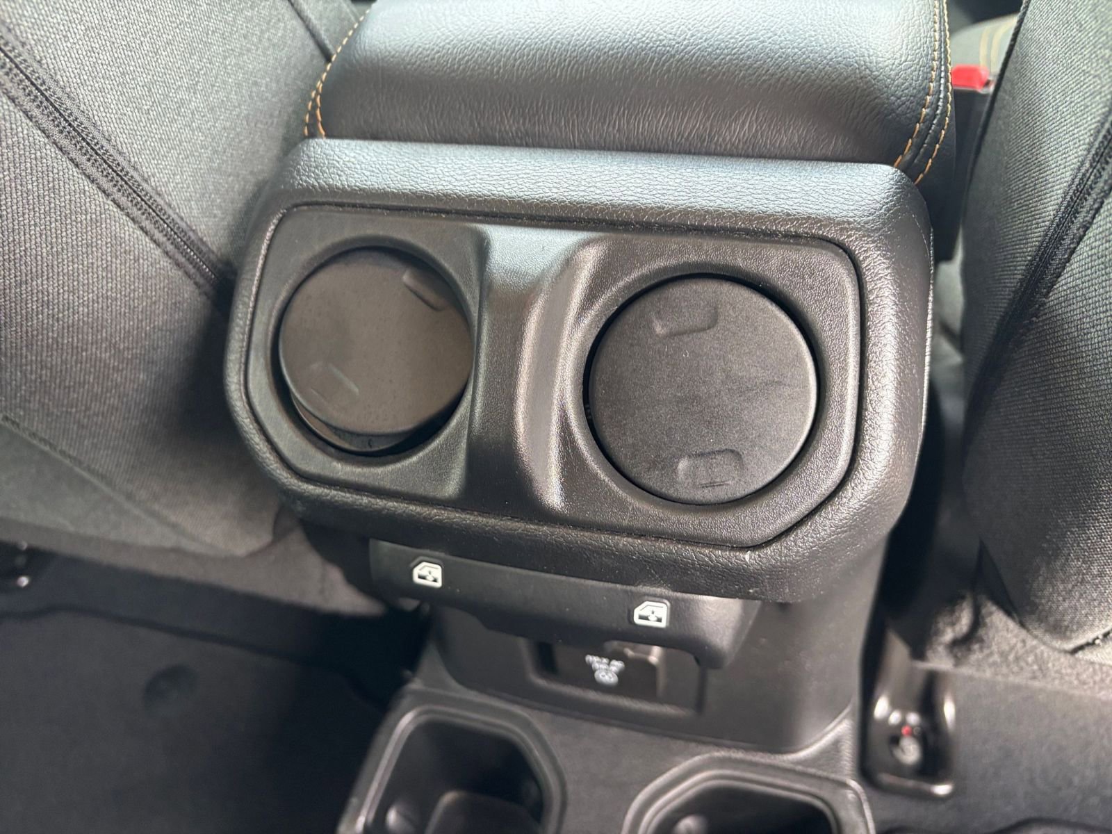 Used 2025 Jeep Wrangler Unlimited Sahara AWD/4WD image 22