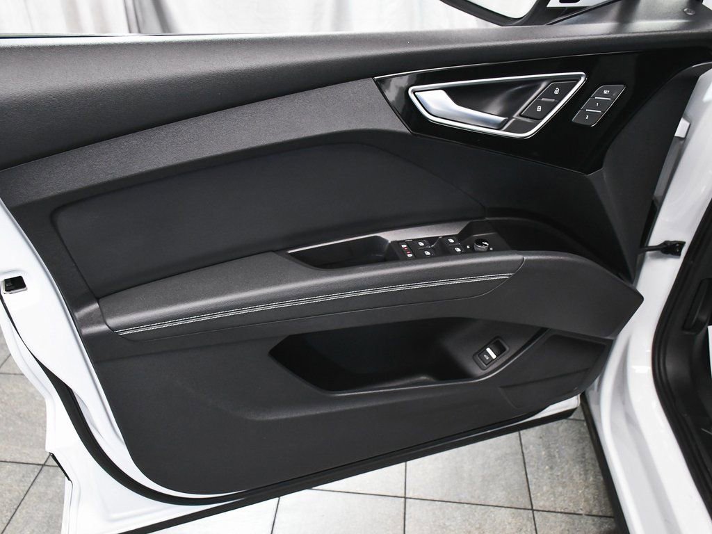 Used 2024 Audi Q4 e-tron Premium Plus w/ Premium Plus image 9
