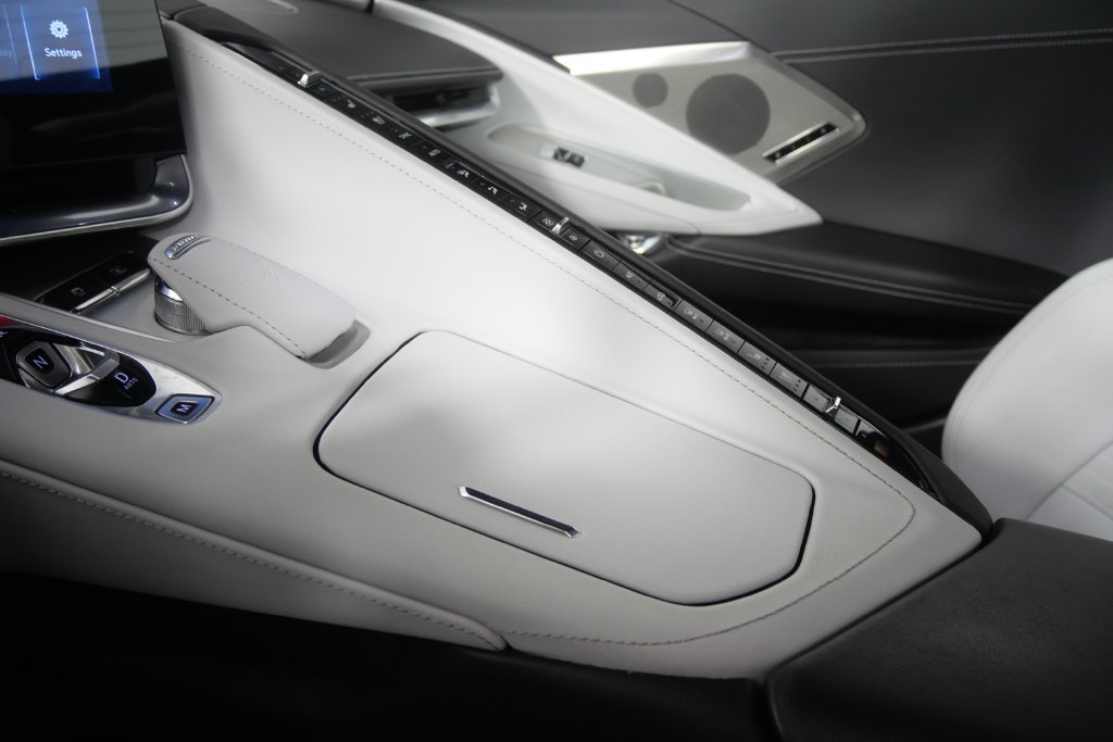 Used 2024 Chevrolet Corvette Stingray Preferred Conv w/ Z51 Performance Package RWD image 26