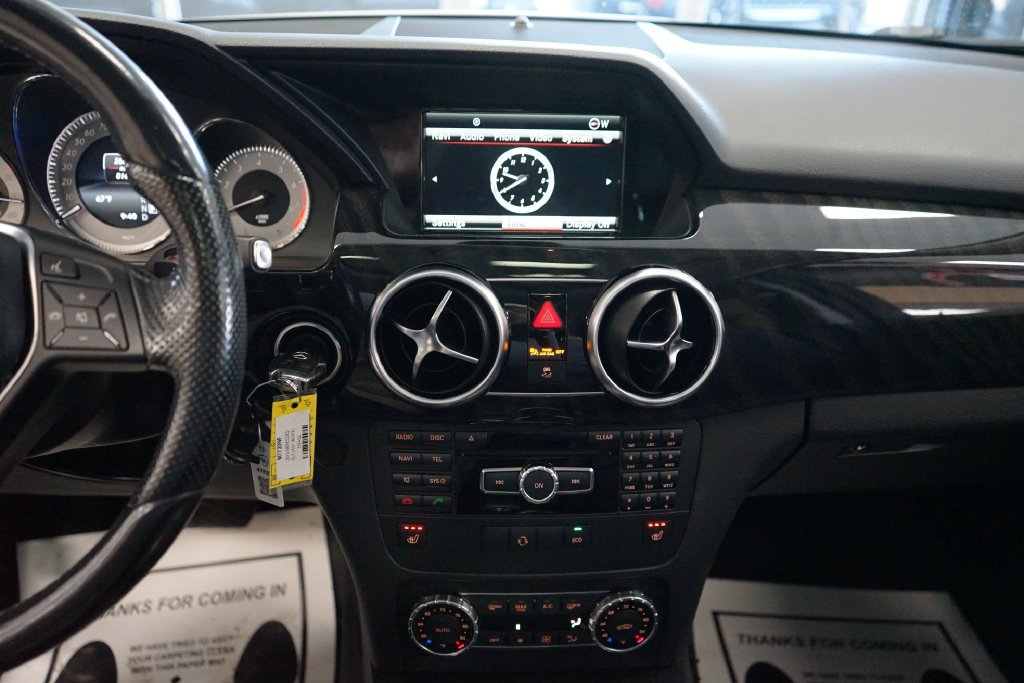 Used 2015 Mercedes-Benz GLK 350 4MATIC image 9