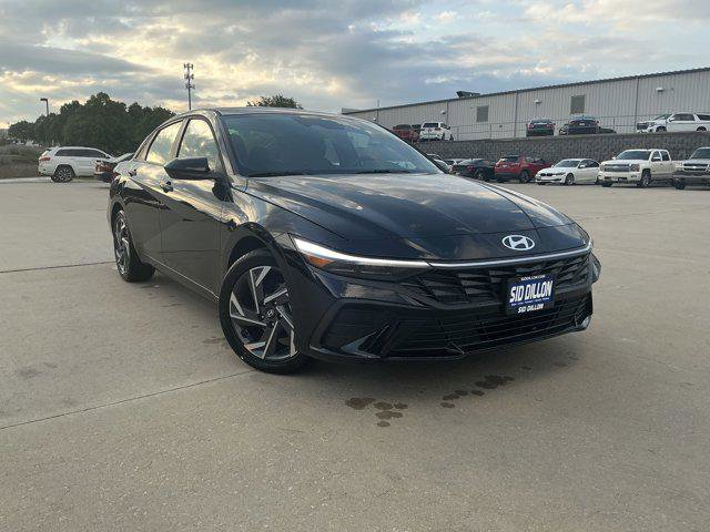 New 2025 Hyundai Elantra Sport image 2
