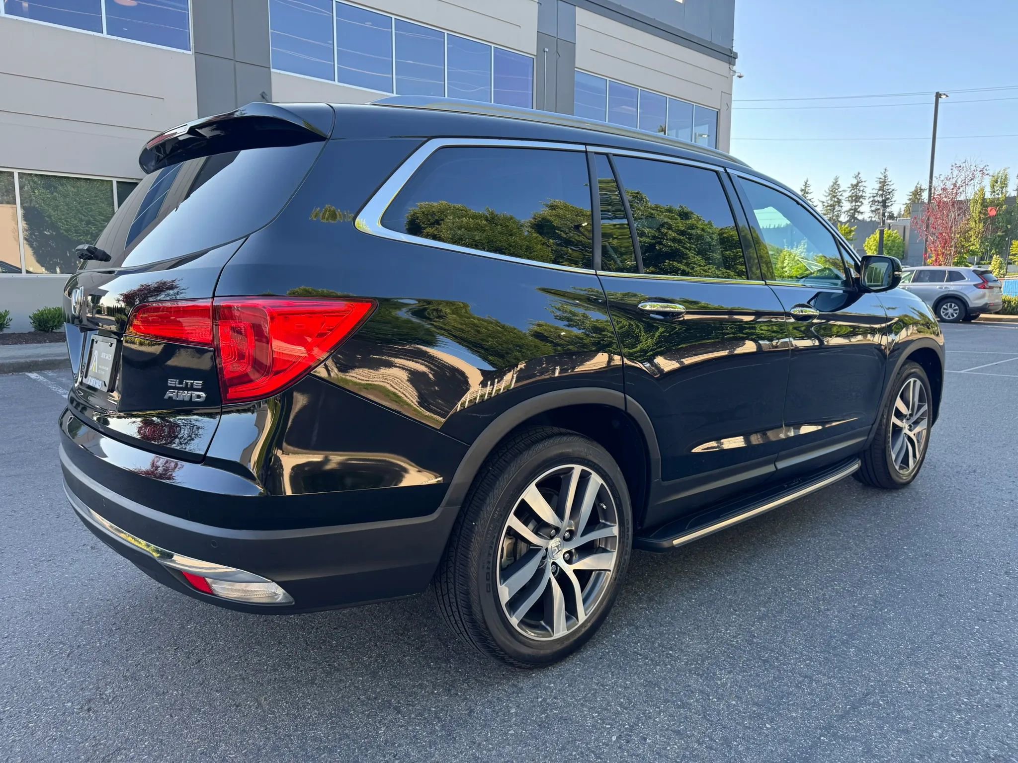 Used 2017 Honda Pilot Elite image 10