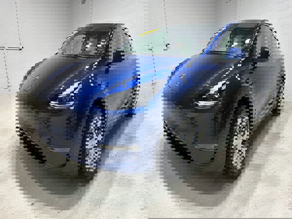 Used 2024 Tesla Model Y Long Range image 17